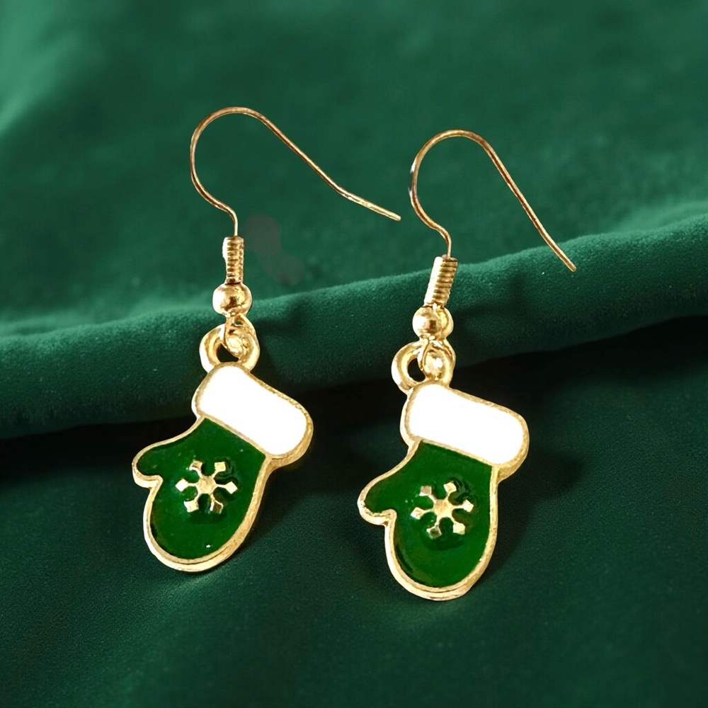 ⭐️ 5 for $25 Holiday Festive Christmas Green & White Mittens Earrings Gold Tone